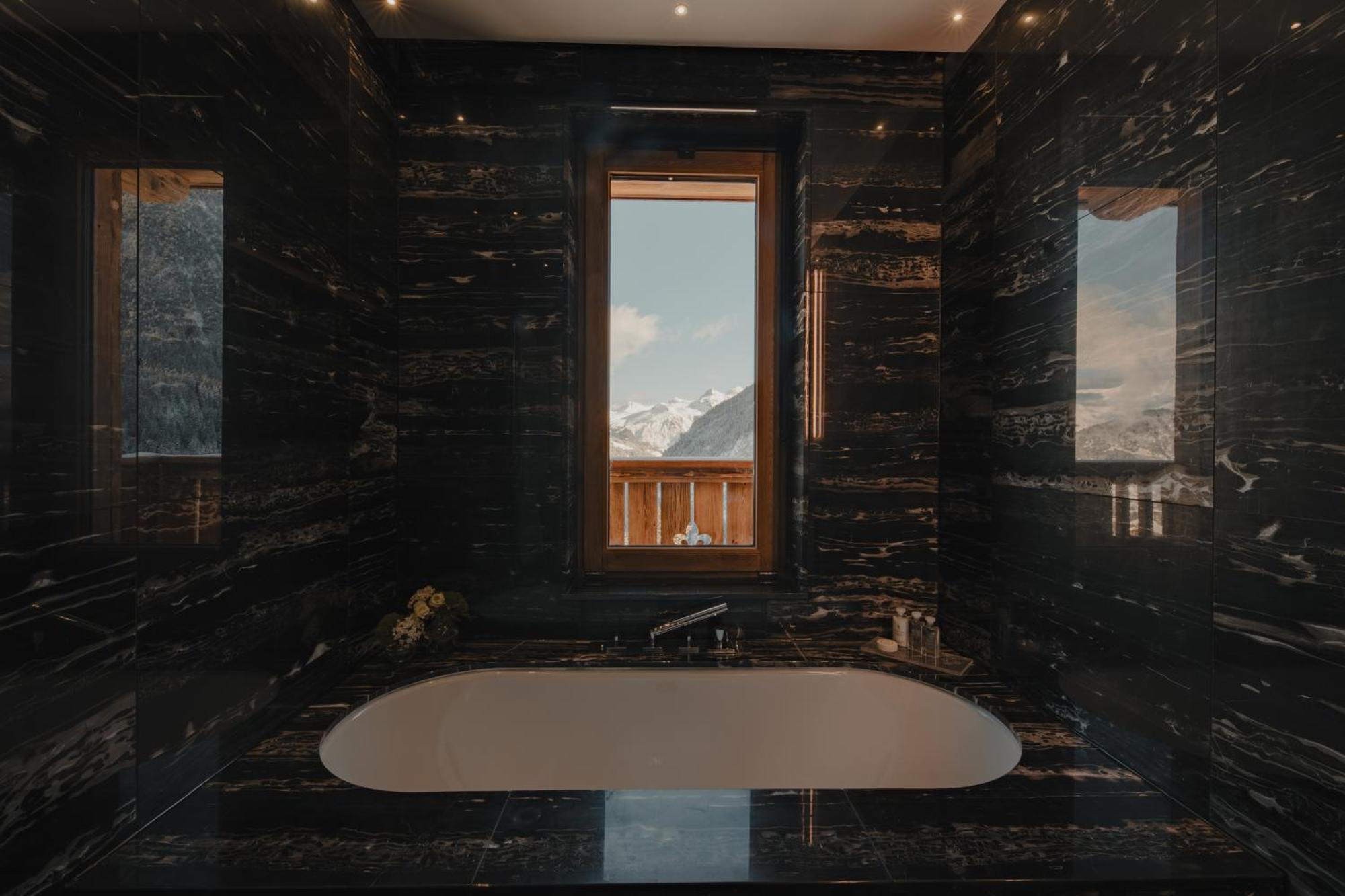 Ultima Hotel Courchevel Bagian luar foto